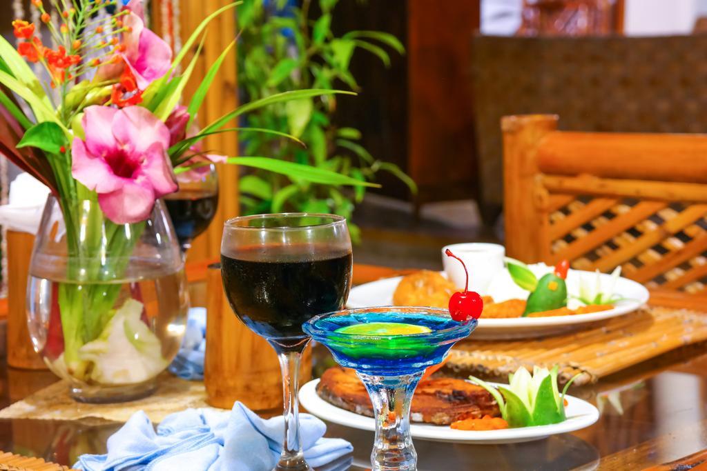 The Coral Blue Oriental Beach Villas And Suites Santa Fe  Exteriör bild